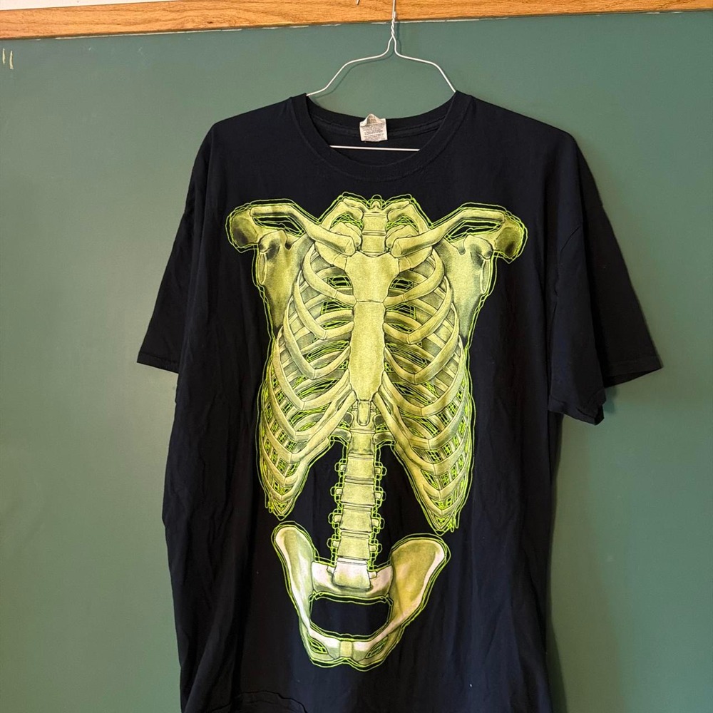 Fruit of the Loom Vintage 90s Skeleton Glow in the Dark Graphic T-Shirt 2XL